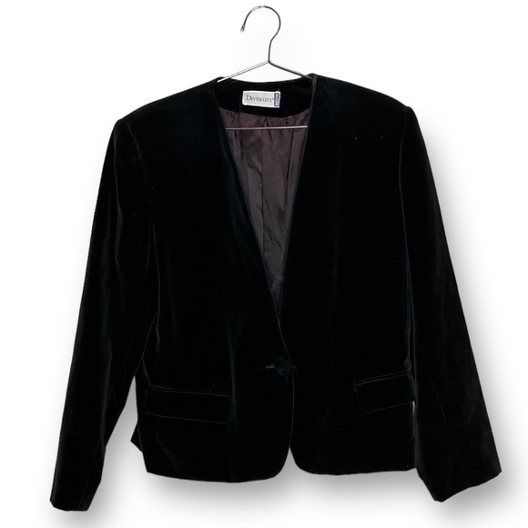 Jackets & Blazers - Vintage Diversity Black Velvet Blazer Size 10 - Petite